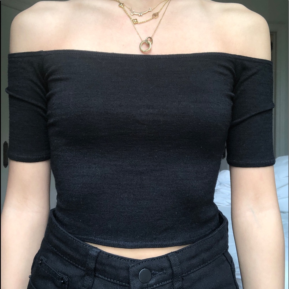 Black Off the Shoulder WILFRED FREE Top